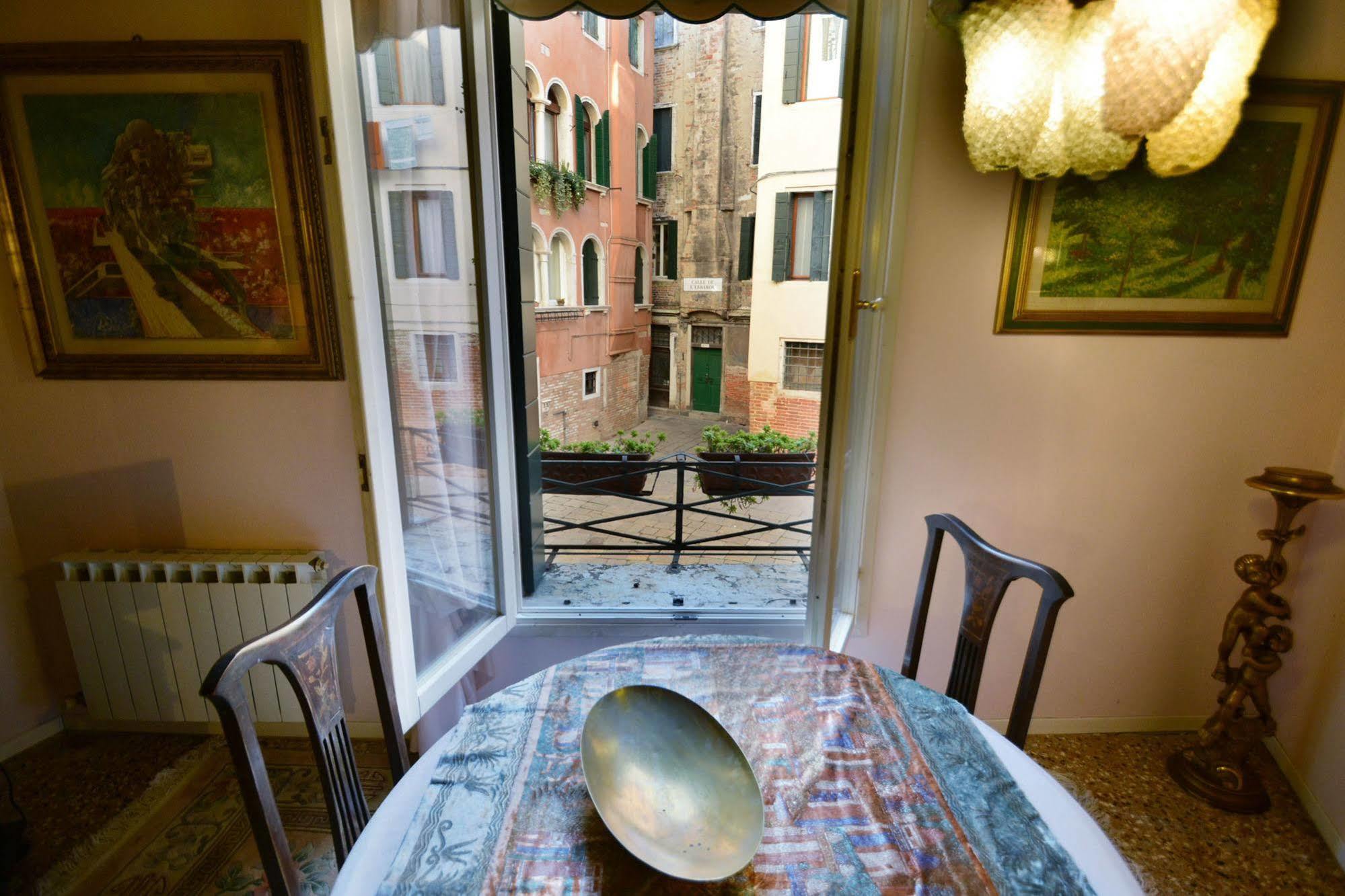 Ve.N.I.Ce. Cera Casa Del Sol Apartman Velence Kültér fotó